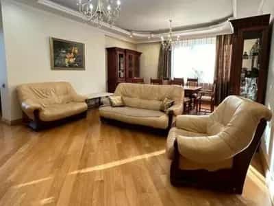 4 Սենյականոց բնակարան, Աբովյան փող, Կենտրոն (Երևան)