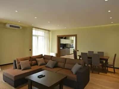 4 Սենյականոց բնակարան, Բաղրամյան պող(Կենտրոն), Կենտրոն (Երևան)