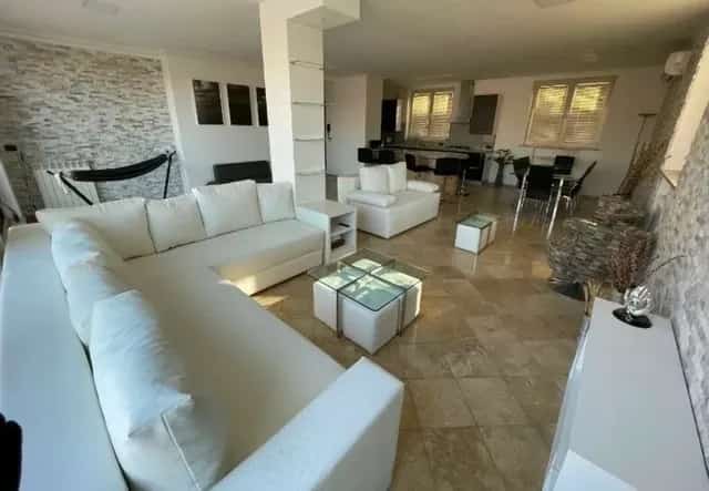 6 Սենյականոց բնակարան, Իտալիայի փողոց, Կենտրոն (Երևան)