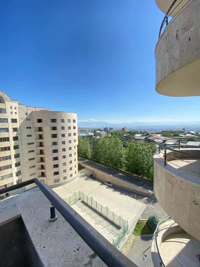 4 Սենյականոց բնակարան, Խանզադյան փող, Նորք-Մարաշ (Երևան)