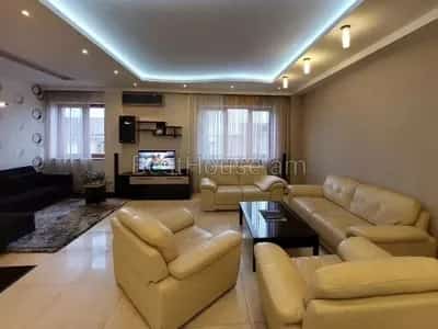 6 Սենյականոց բնակարան, Հանրապետության փող, Կենտրոն (Երևան) view 1