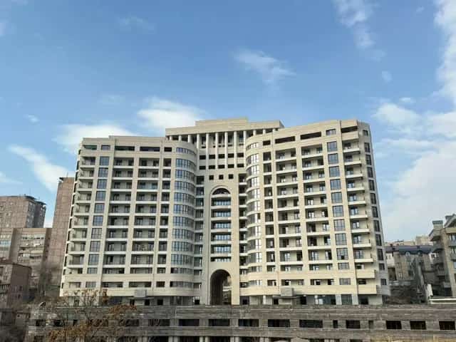 4 room apartment, Verin Antarayin st, Center (Yerevan)