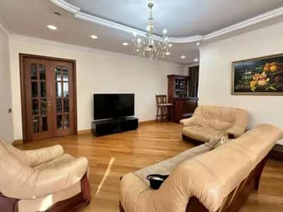 4 Սենյականոց բնակարան, Աբովյան փող, Կենտրոն (Երևան) view 1