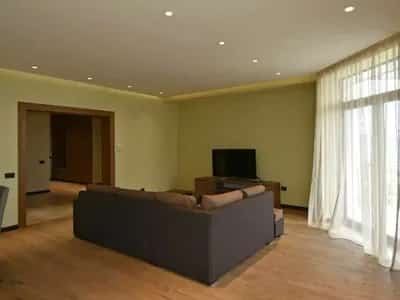 4 Սենյականոց բնակարան, Բաղրամյան պող(Կենտրոն), Կենտրոն (Երևան) view 2