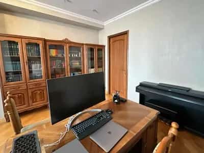 4 Սենյականոց բնակարան, Աբովյան փող, Կենտրոն (Երևան) view 3