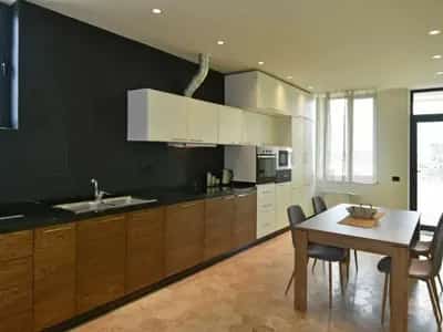 4 Սենյականոց բնակարան, Բաղրամյան պող(Կենտրոն), Կենտրոն (Երևան) view 3