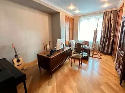 4 Սենյականոց բնակարան, Աբովյան փող, Կենտրոն (Երևան) view 4